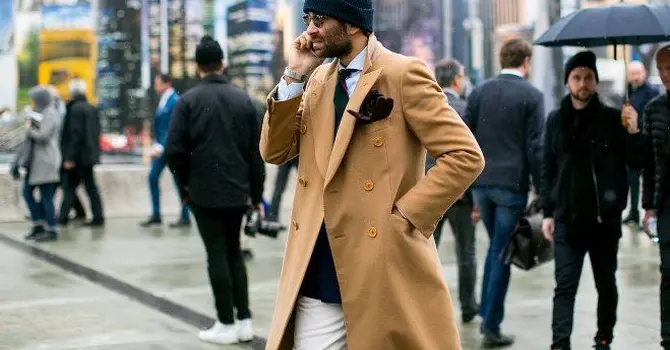 Який головний убір поєднується з пальтом