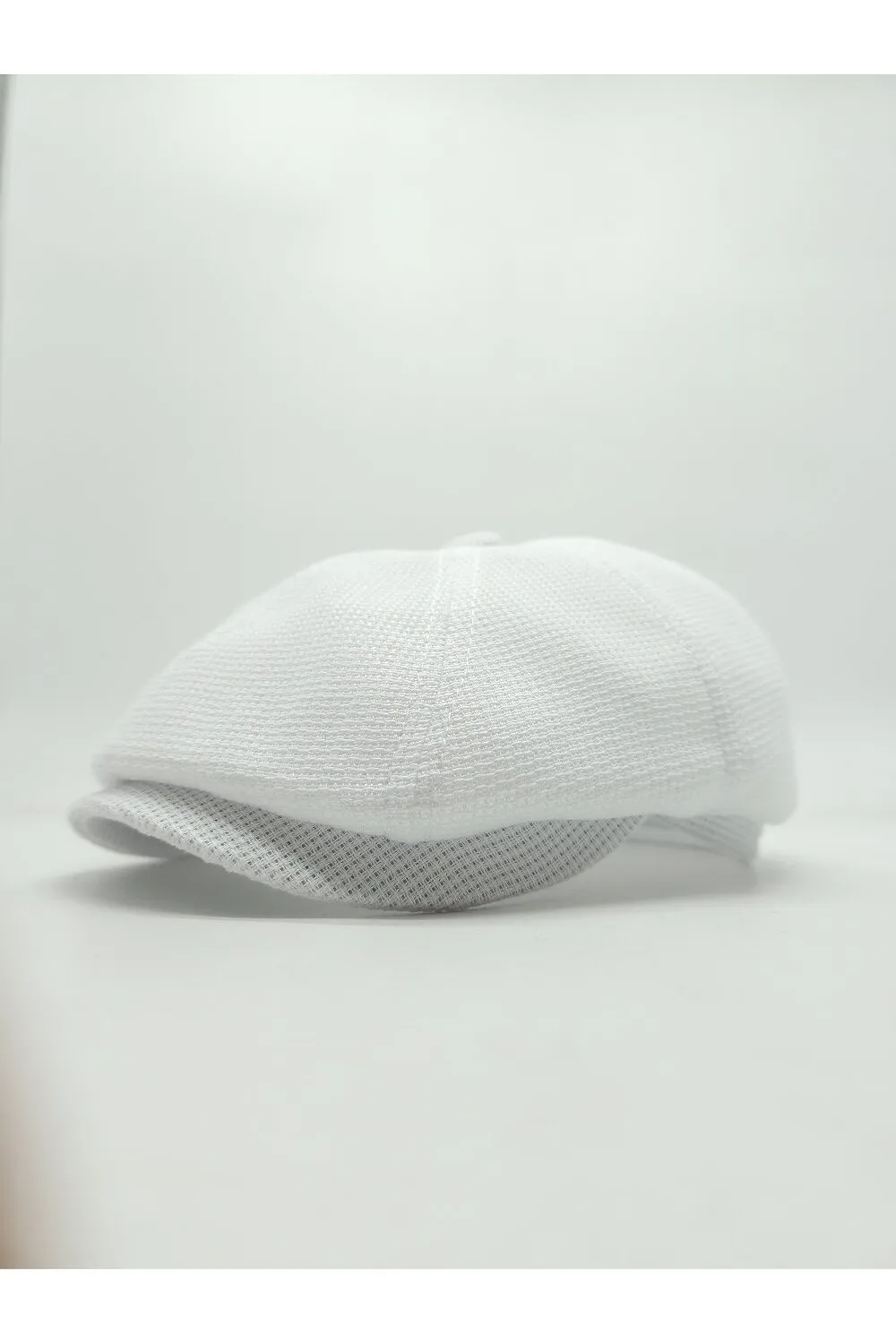 Кепка восьмиклинка хуліганка з канви на ніжці CH 55 Білий 