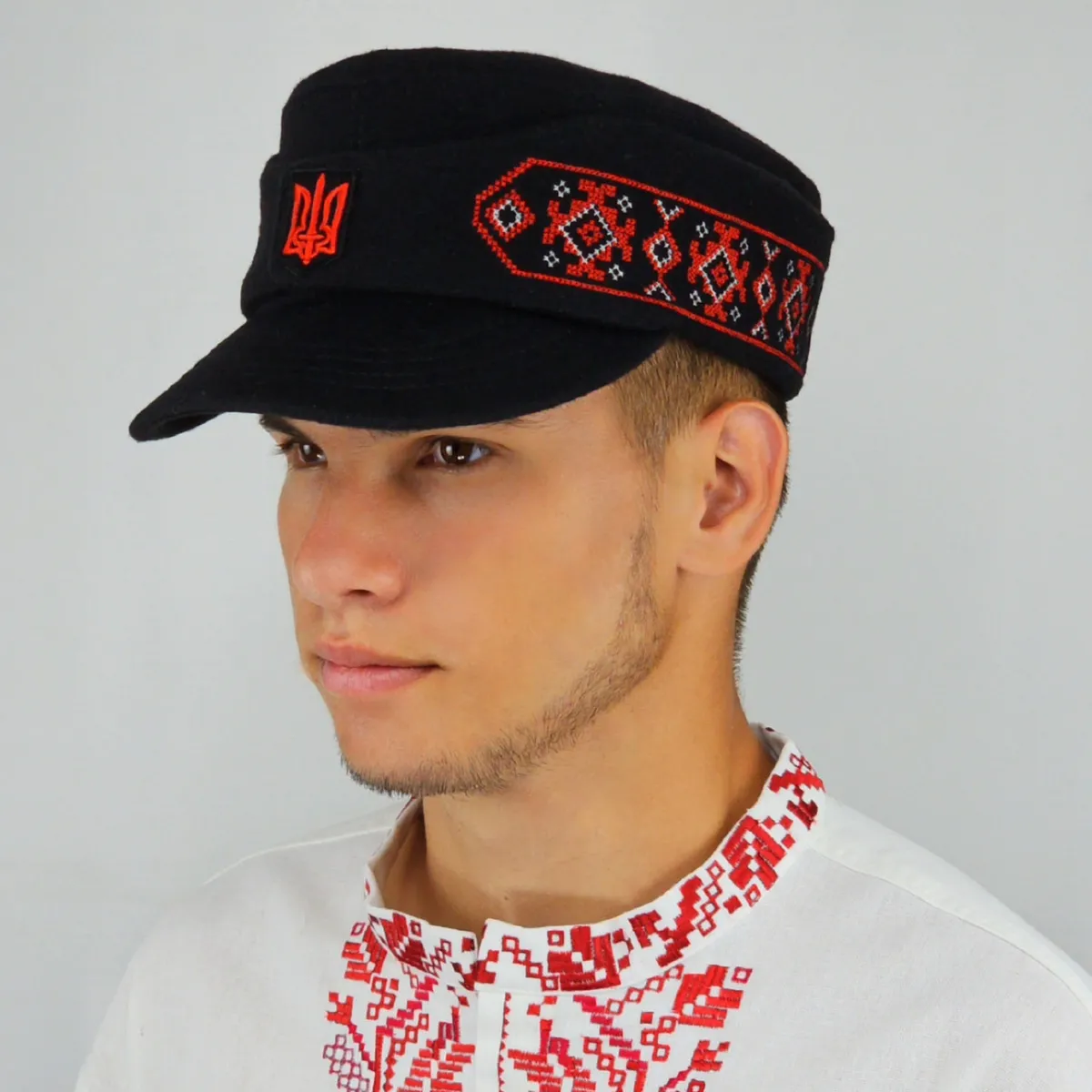 Кепка німка мазепинка бандерівка австрійка кашемірова з кокардою та вишивкою VladAltex 56 Чорний 01460-19 