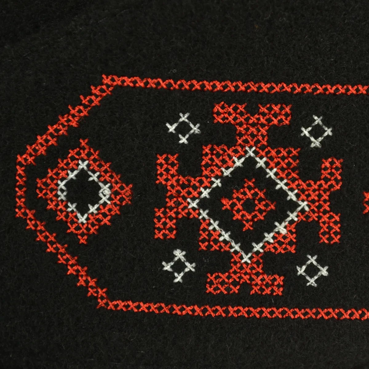 Кепка німка мазепинка бандерівка австрійка кашемірова з кокардою та вишивкою VladAltex 56 Чорний 01460-19 